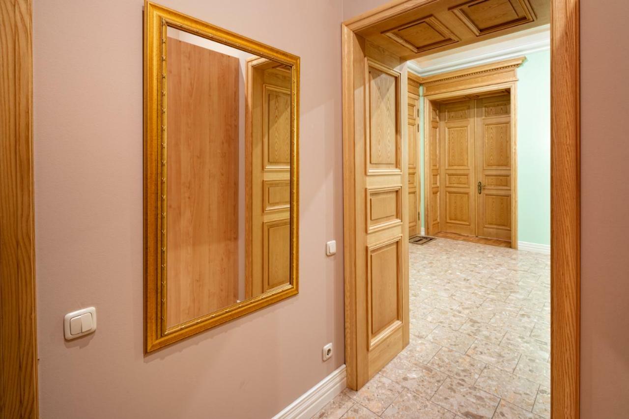 Old Riga 2 Bedroom Vecpilsetas Street Apartment Luaran gambar