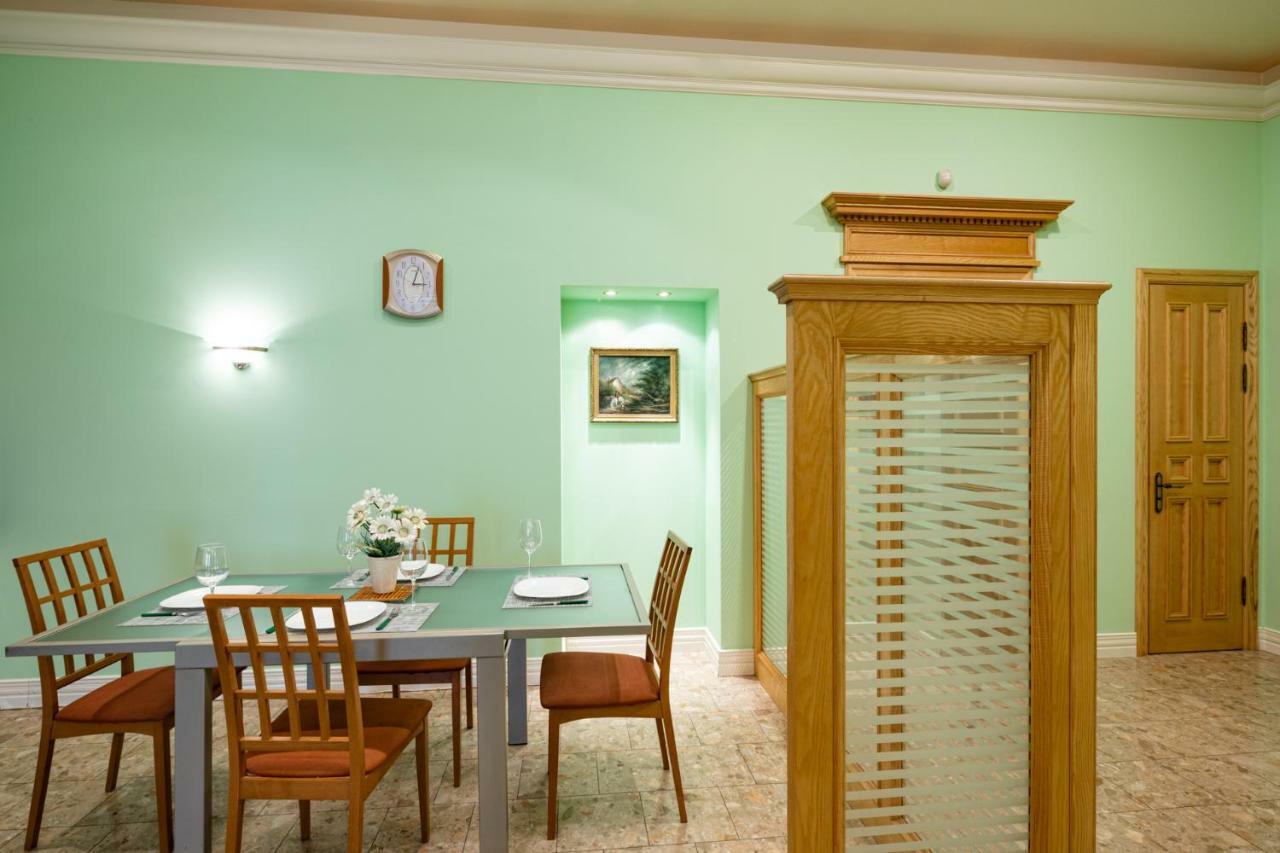 Old Riga 2 Bedroom Vecpilsetas Street Apartment Luaran gambar