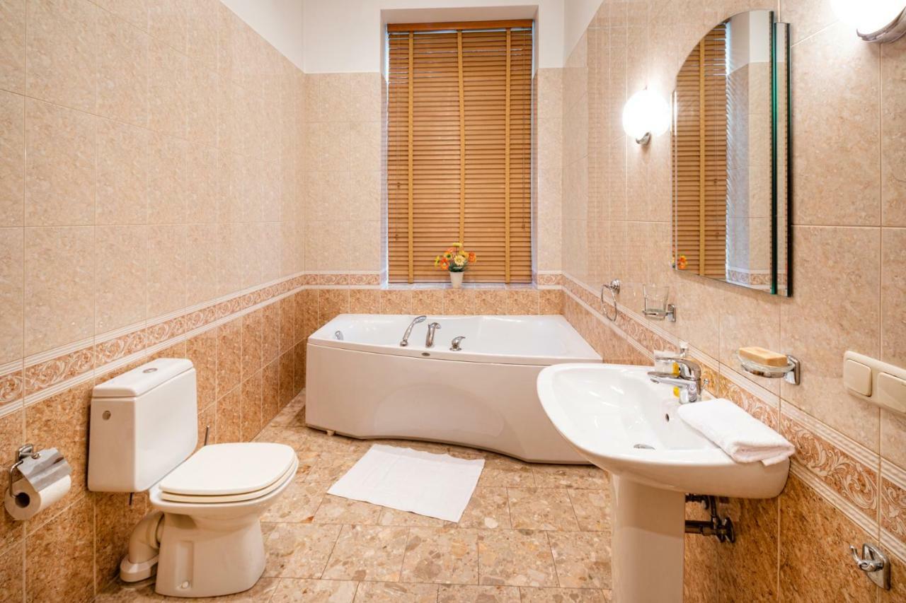 Old Riga 2 Bedroom Vecpilsetas Street Apartment Luaran gambar