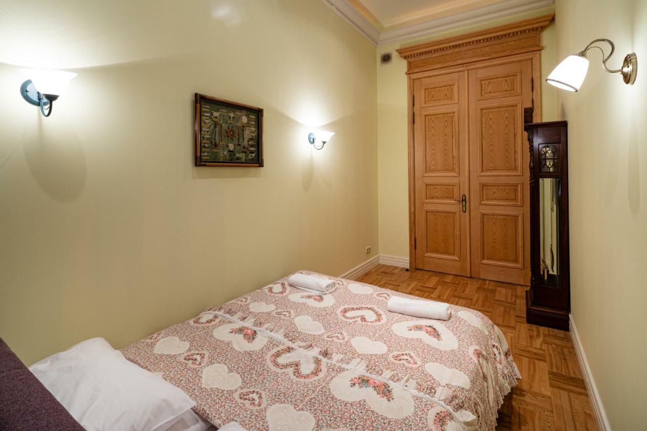 Old Riga 2 Bedroom Vecpilsetas Street Apartment Luaran gambar